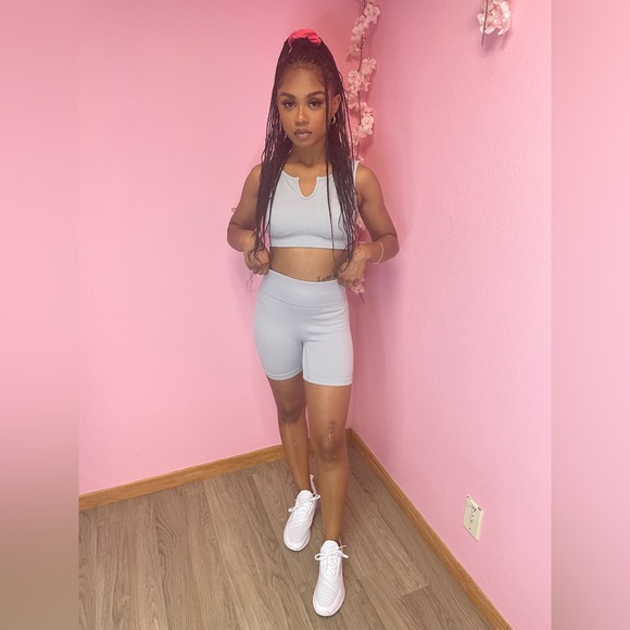 🪙 Platinum Activewear Shorts Set 🪙 - Picture 2 of 6